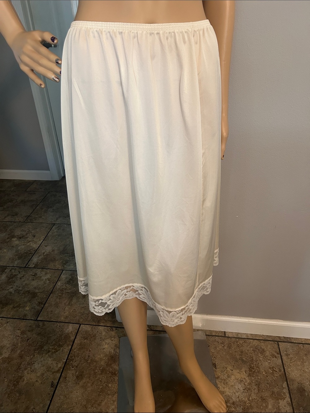 Lorraine Vintage Classic White Lace-Trim Half Slip Made in USA🇺🇸